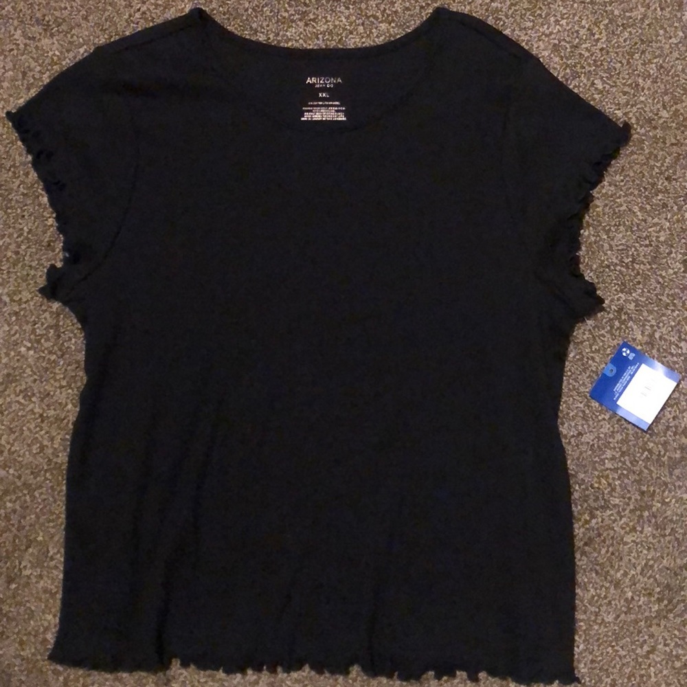 Black lettuce edge, ribbed tee